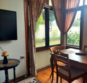 Front Apartment at the Cottage- 2 bedrooms - Geneva in Kyogle